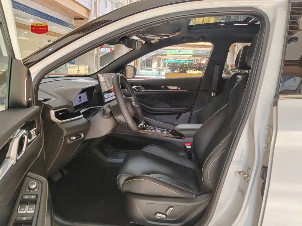 Geely Binyue — миниатюра 6