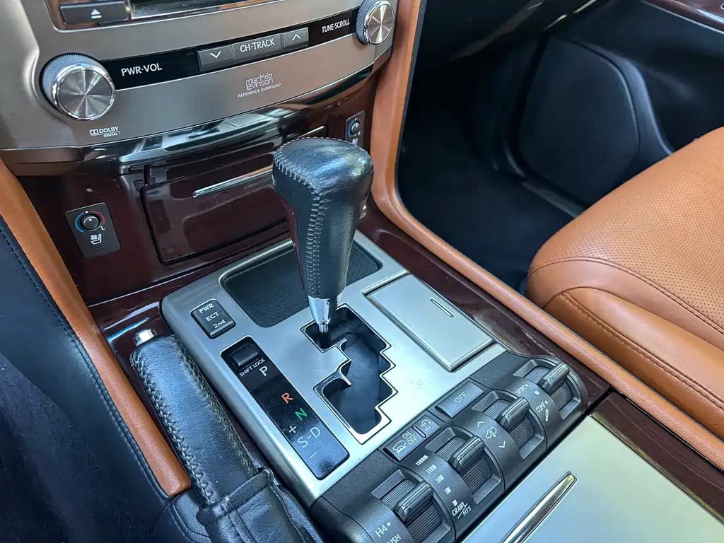 Lexus LX — миниатюра 30