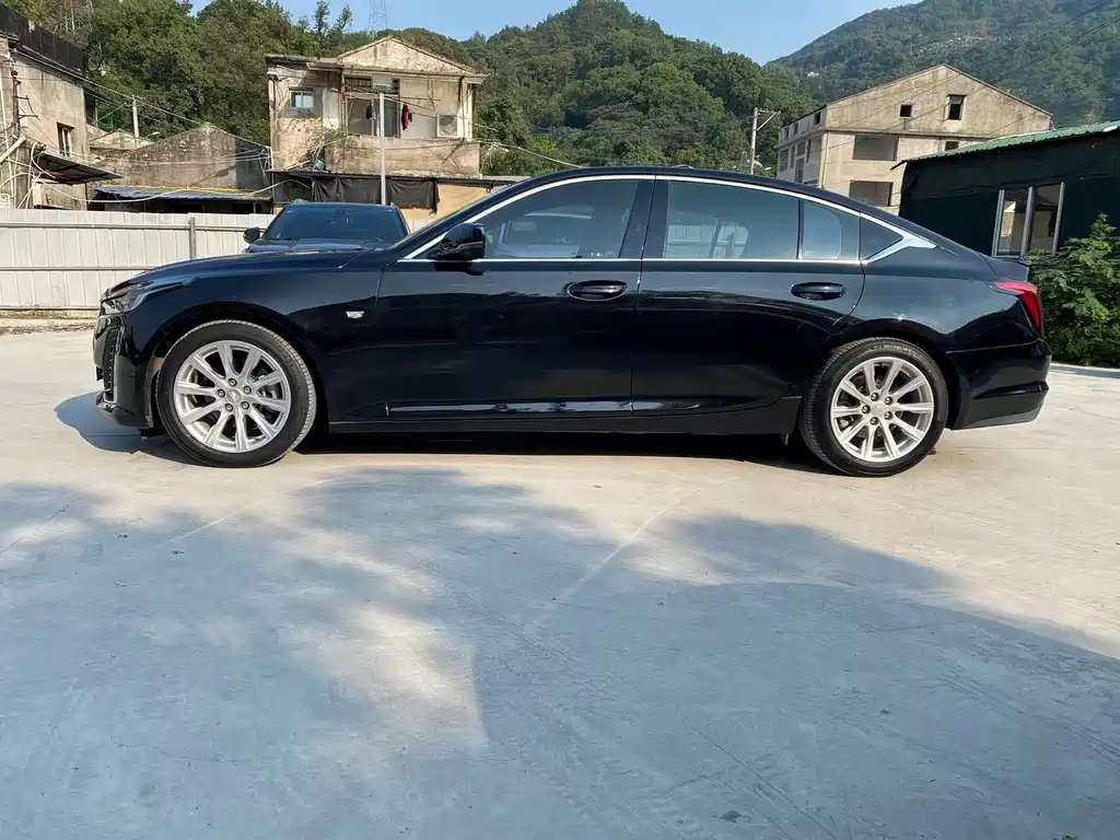 Cadillac CT5 — миниатюра 2
