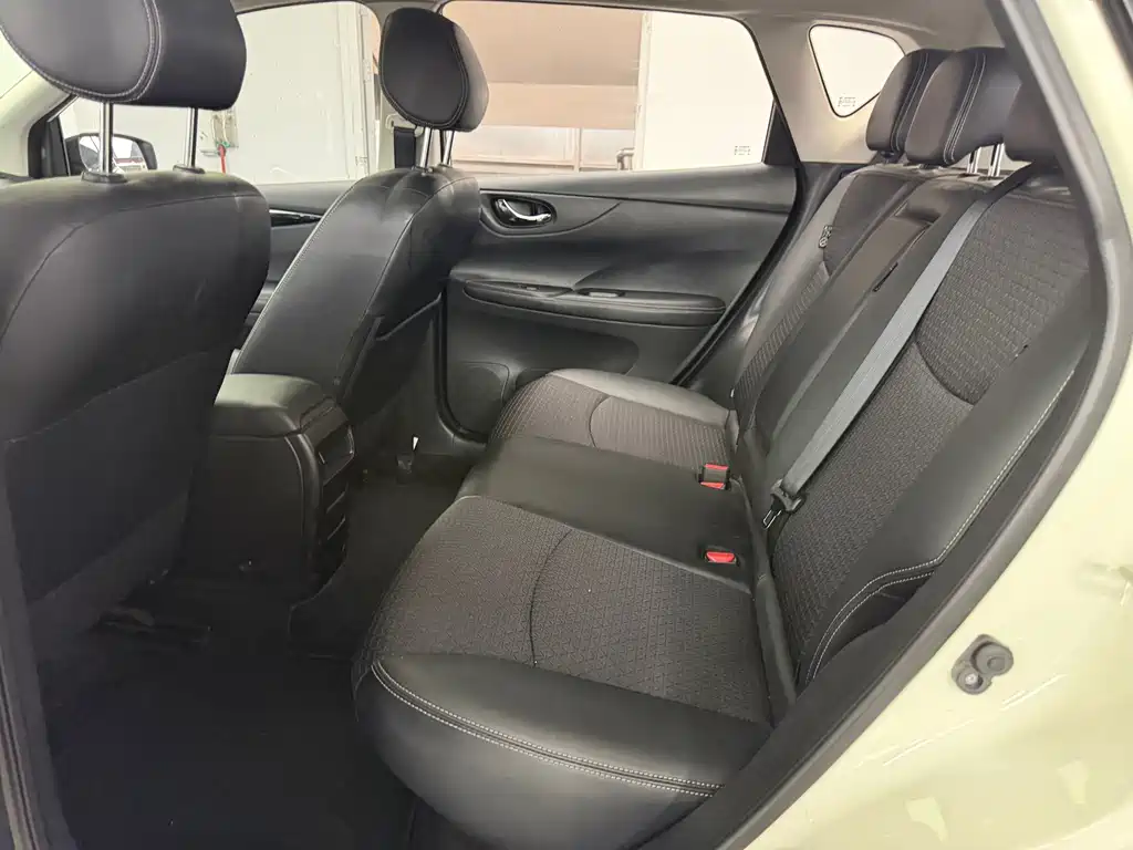 Nissan Tiida — миниатюра 6