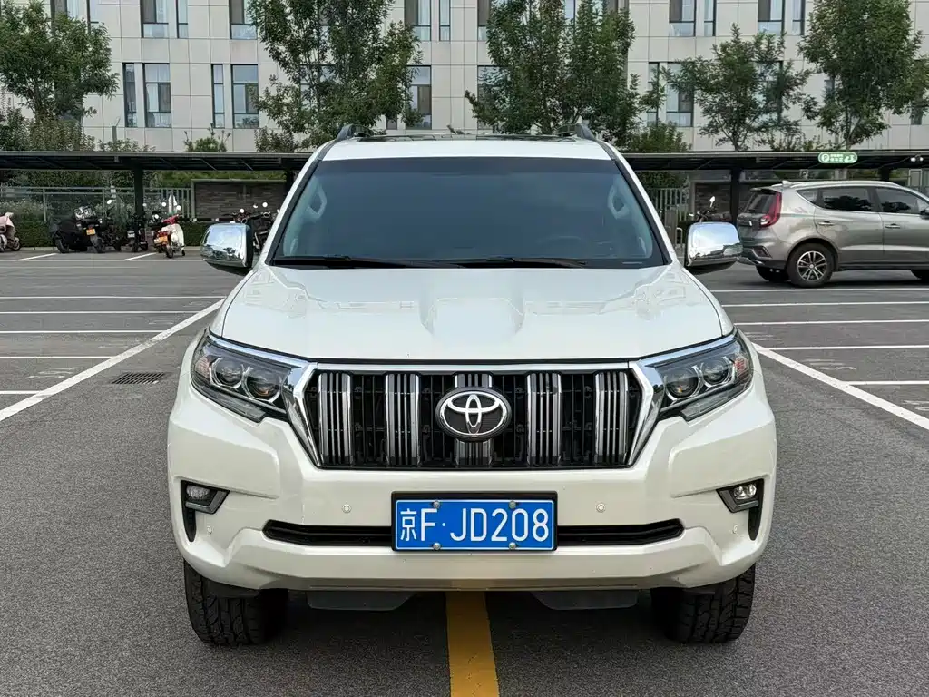 TOYOTA PRADO