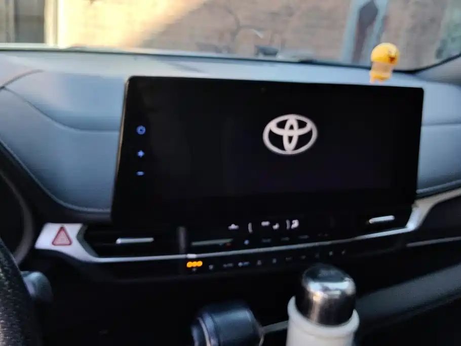 Toyota Sienna — миниатюра 13