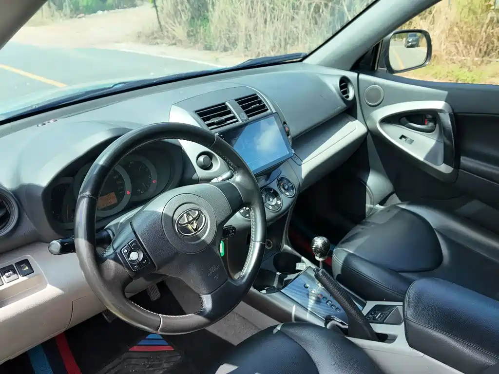 Toyota RAV4 — миниатюра 55