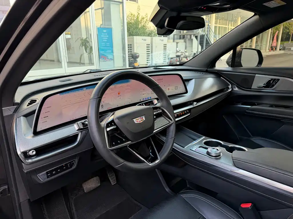 Cadillac XT5 — миниатюра 5