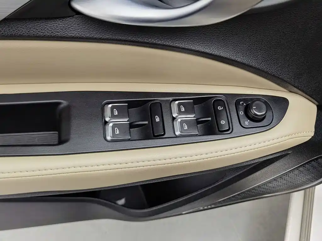 Geely Emgrand — миниатюра 9