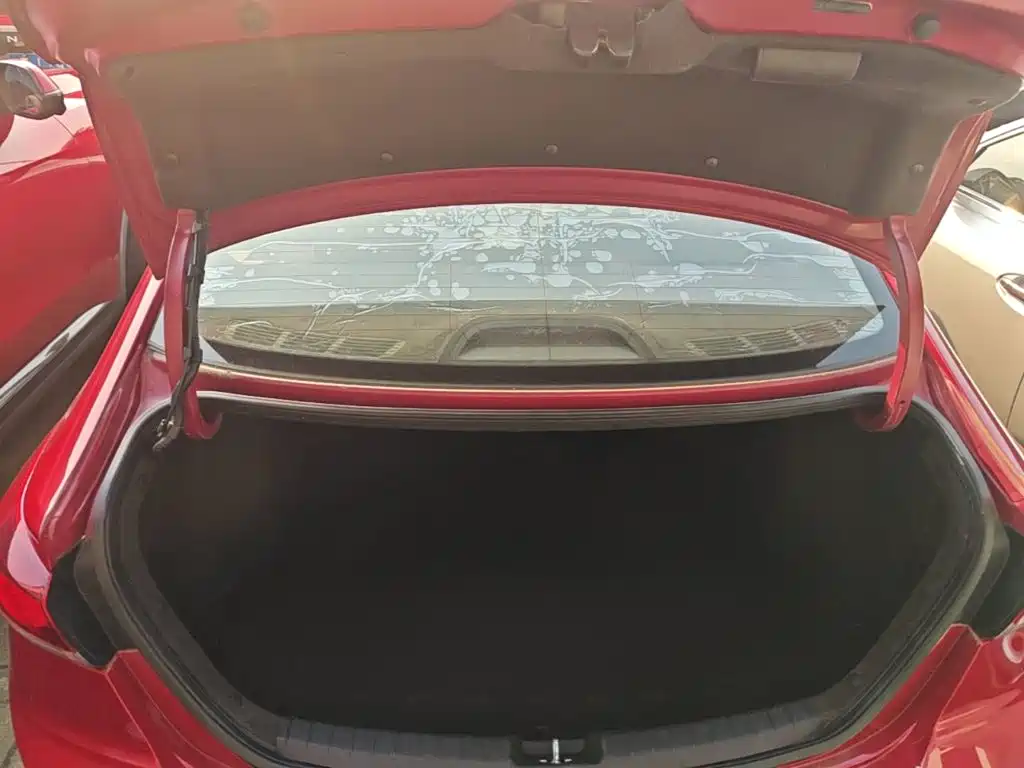 Hyundai Elantra — миниатюра 19