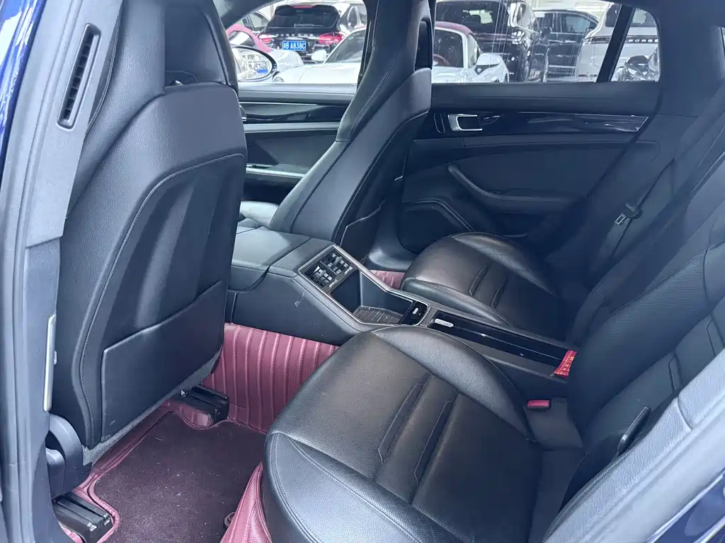Porsche Panamera — миниатюра 7