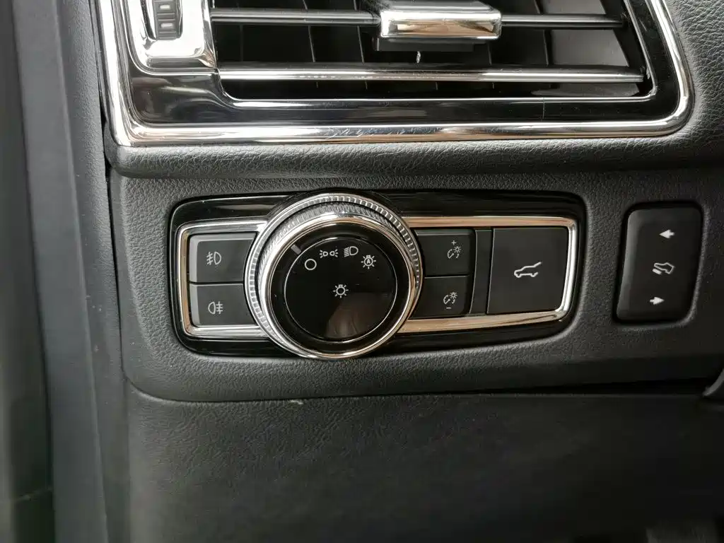 Lincoln Navigator — миниатюра 21