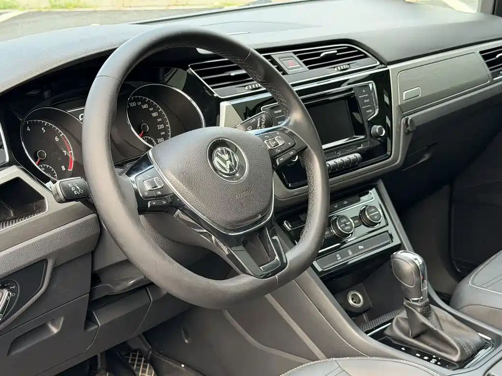 Volkswagen Touran — миниатюра 9