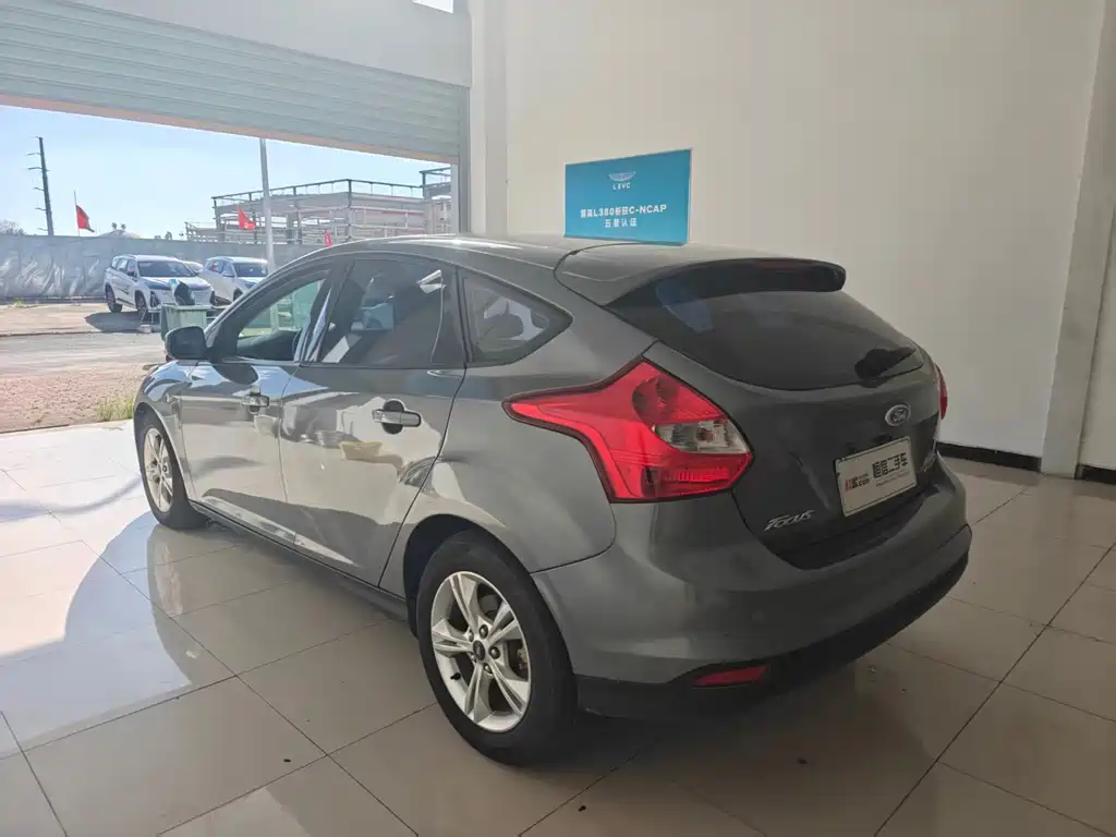 Ford Focus — миниатюра 14