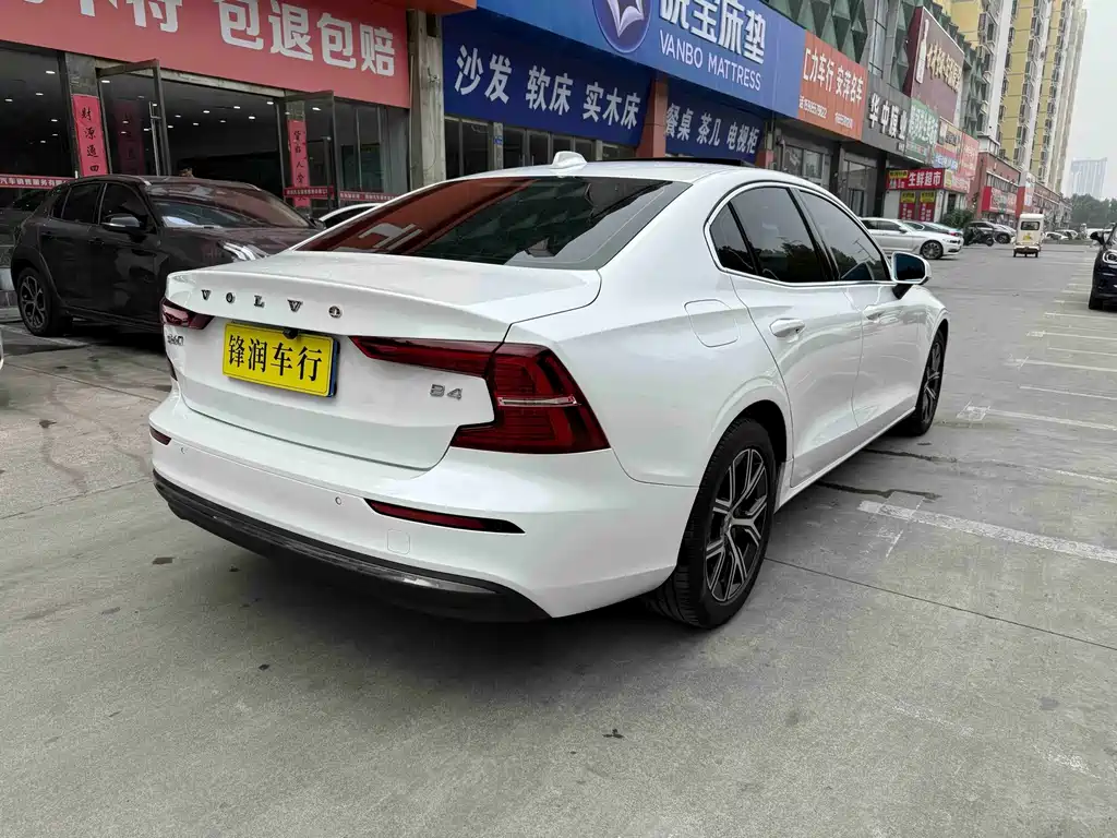 Volvo S60 — миниатюра 6