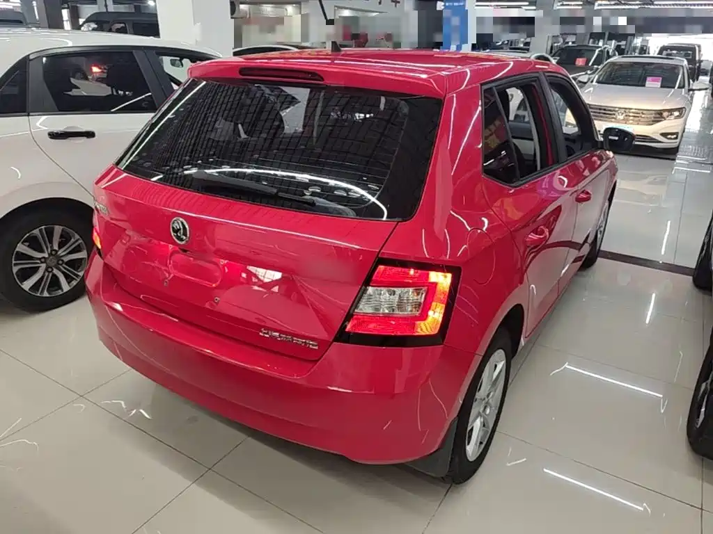 Skoda Fabia — миниатюра 7