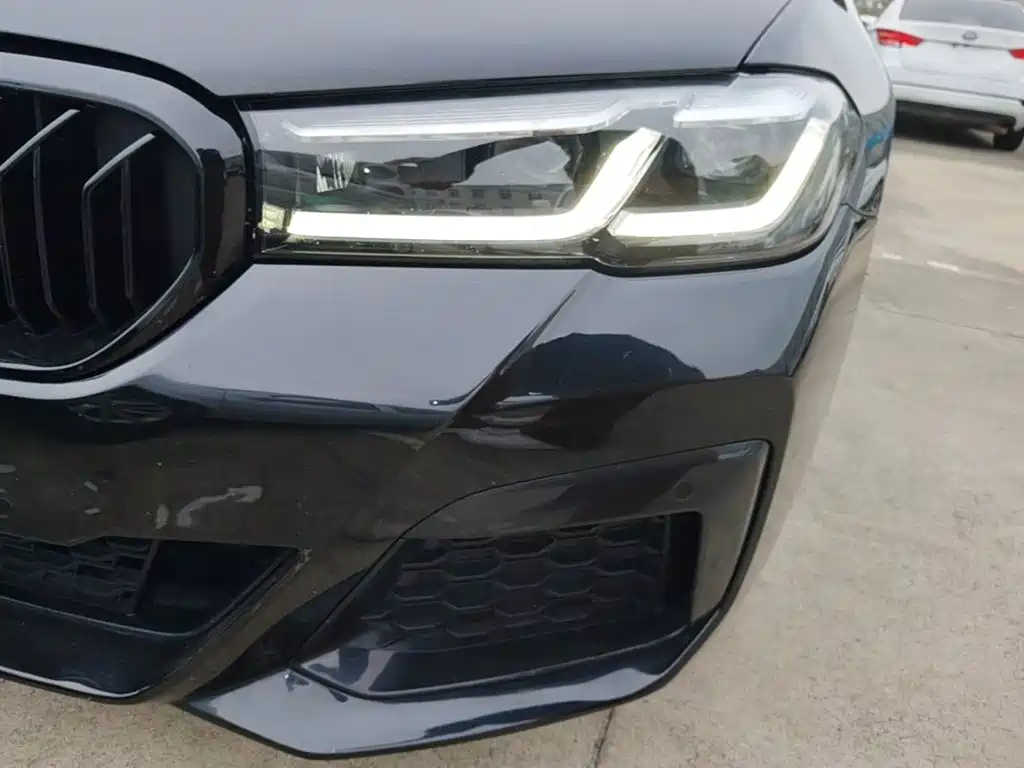 BMW 5 Series — миниатюра 24