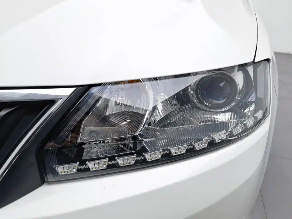 Skoda Rapid — миниатюра 7