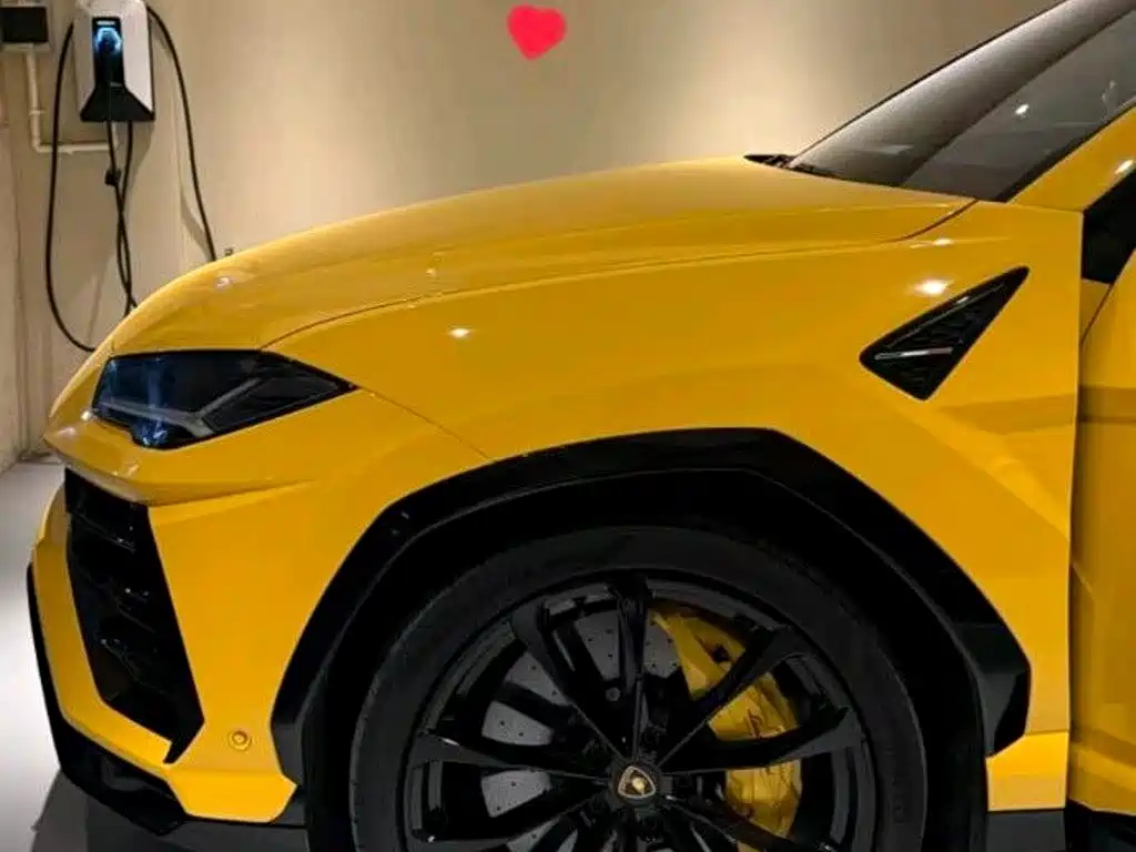 Lamborghini Urus — миниатюра 2
