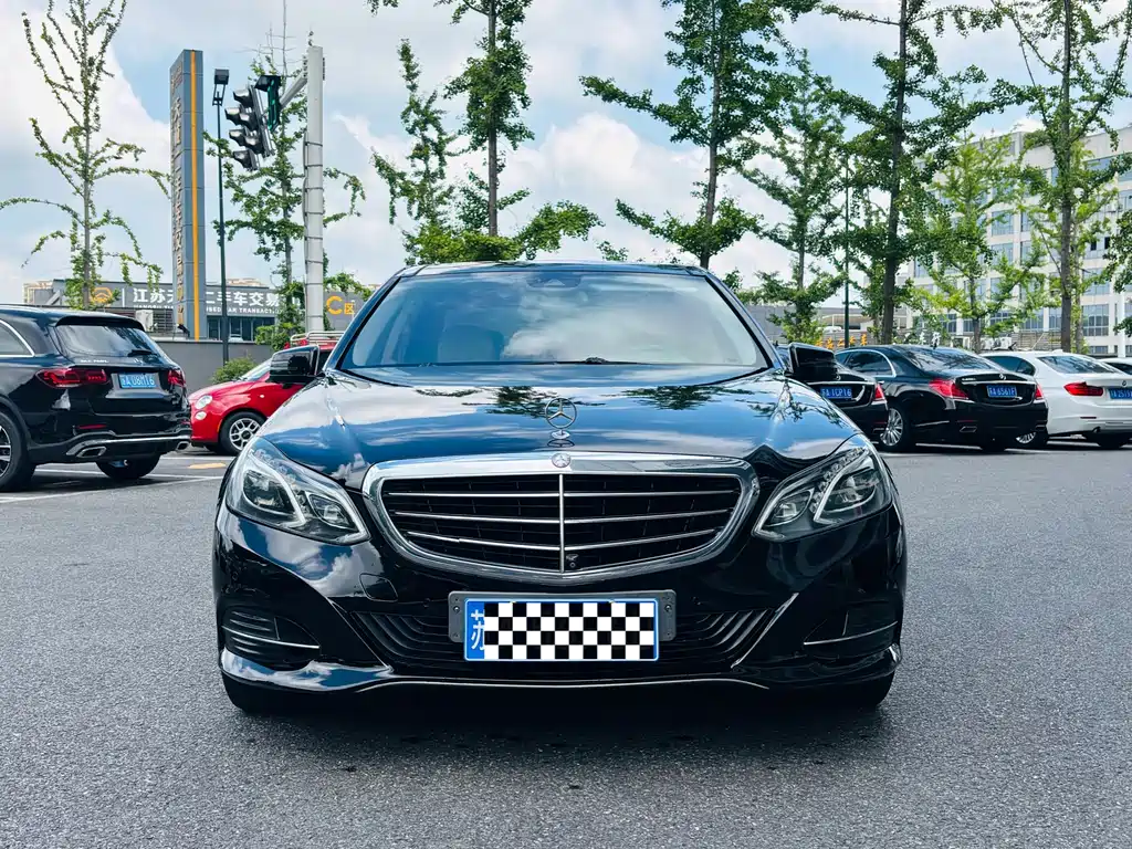 Mercedes-Benz E-Class — миниатюра 2