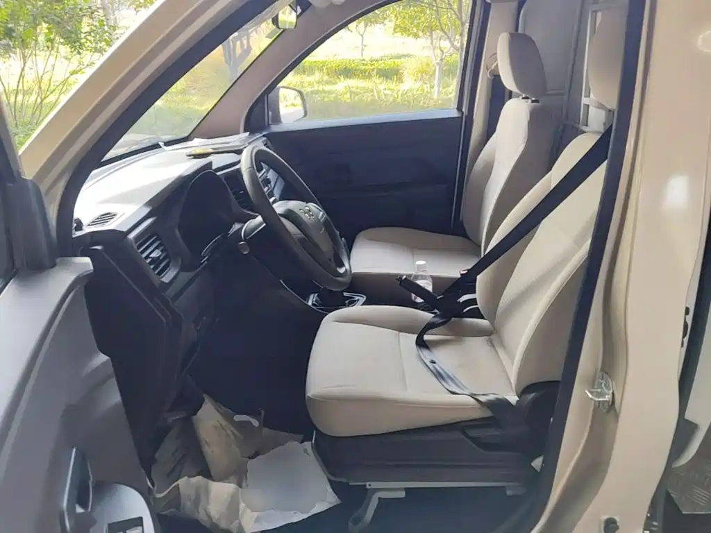 Wuling Hongguang V — миниатюра 15
