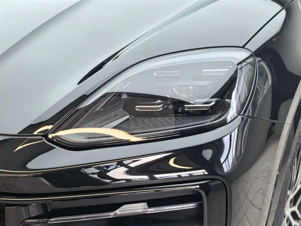 Porsche Cayenne — миниатюра 34