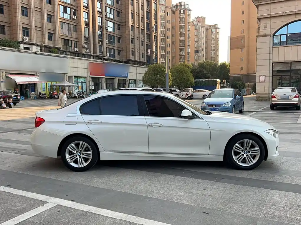 BMW 3 Series — миниатюра 21
