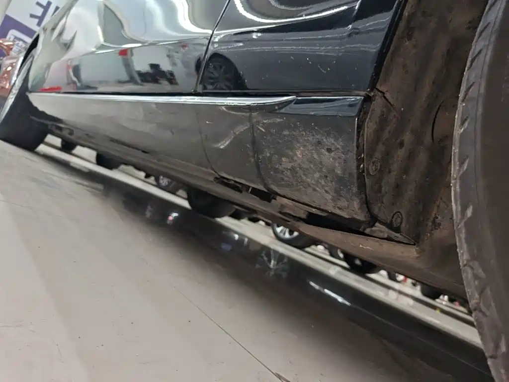 Mercedes-Benz E-Class — миниатюра 21