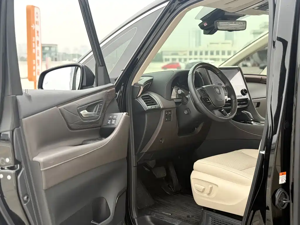 Toyota Vellfire 2024 2.5L Executive