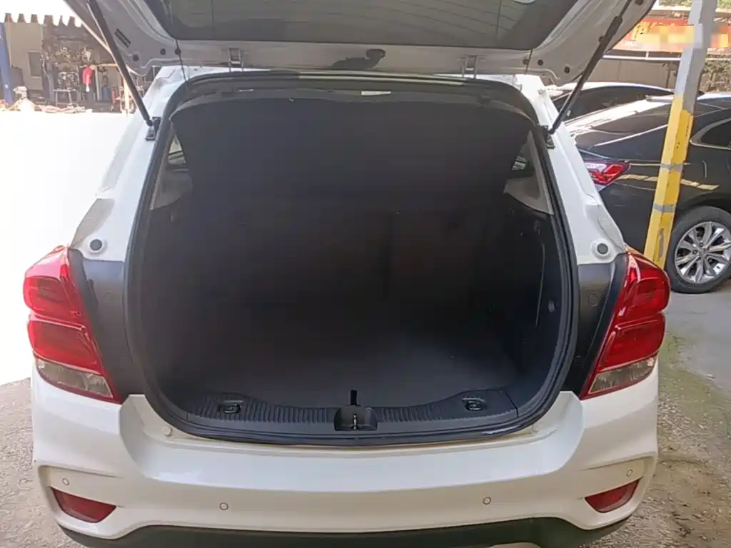 Chevrolet Trax — миниатюра 19