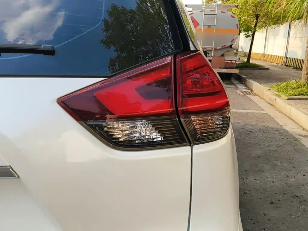 Nissan X-Trail — миниатюра 8