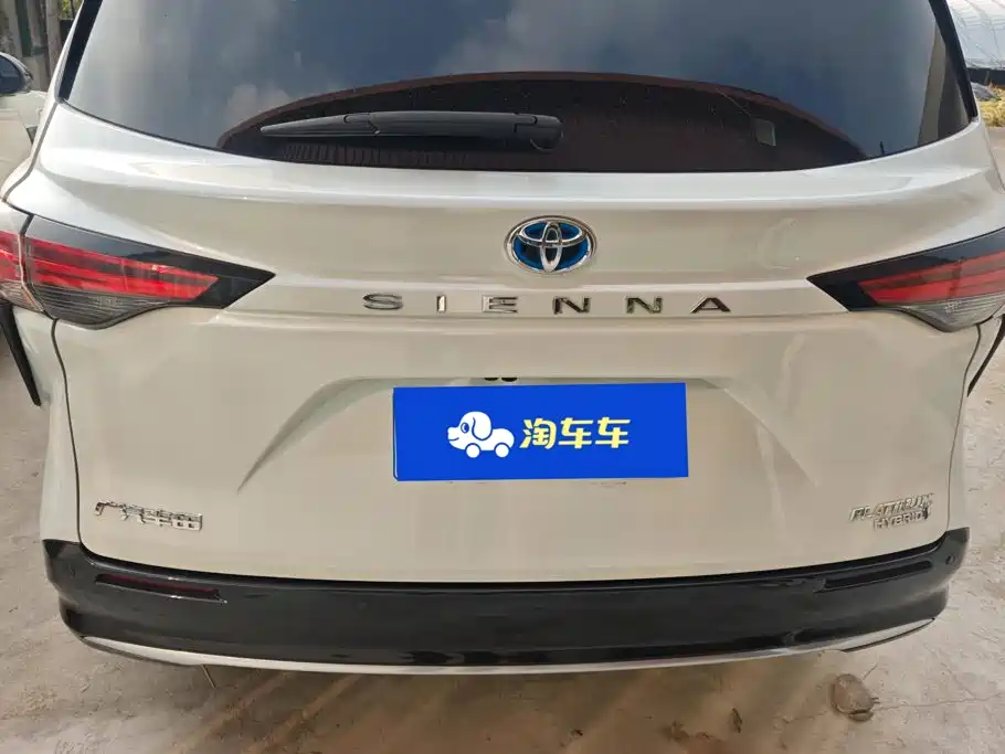 Toyota Sienna — миниатюра 4