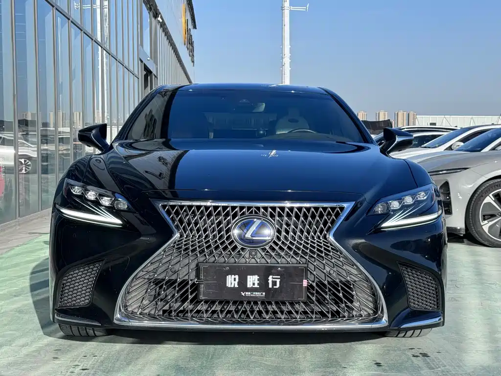 Lexus LS — миниатюра 2