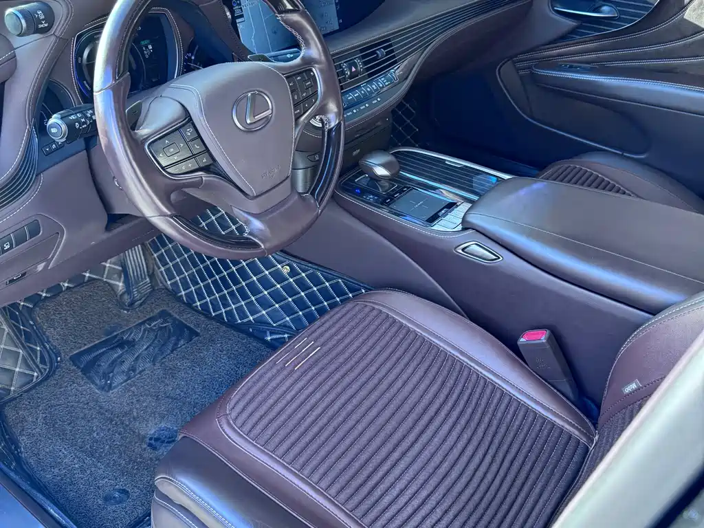 Lexus LS — миниатюра 11