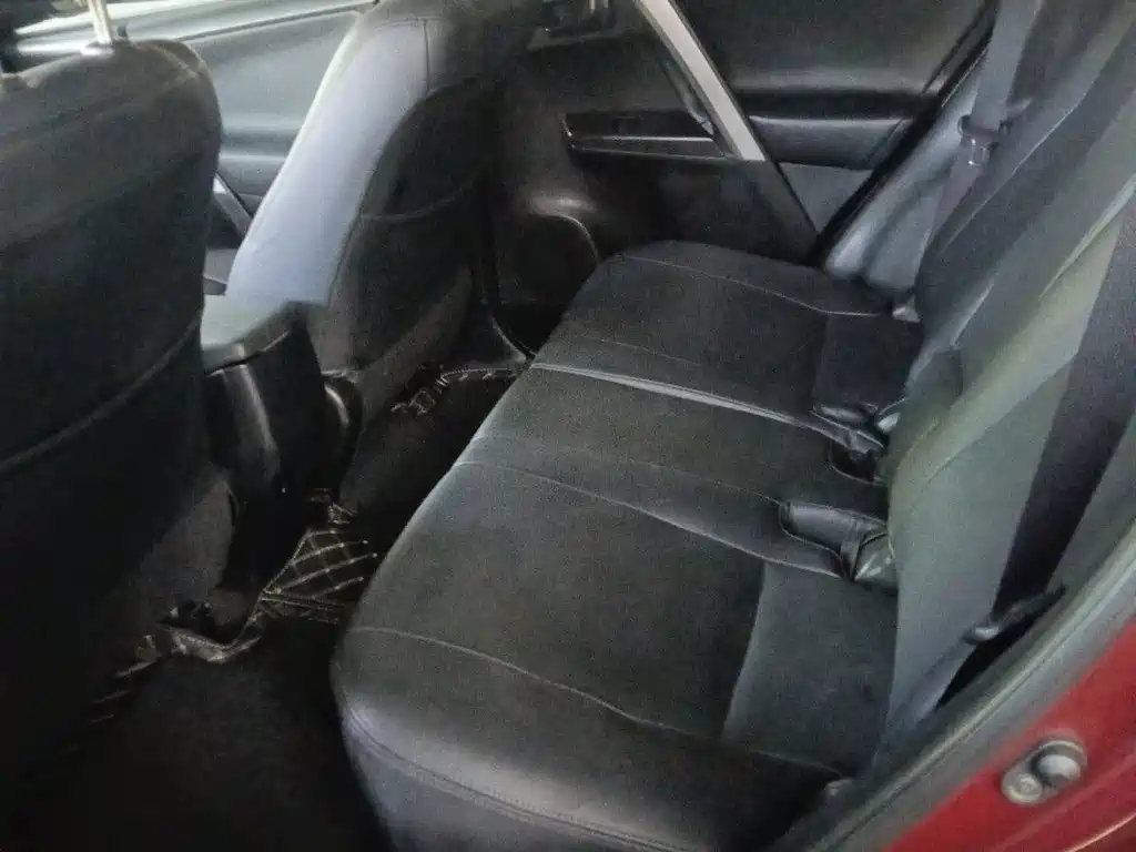 Toyota RAV4 — миниатюра 8