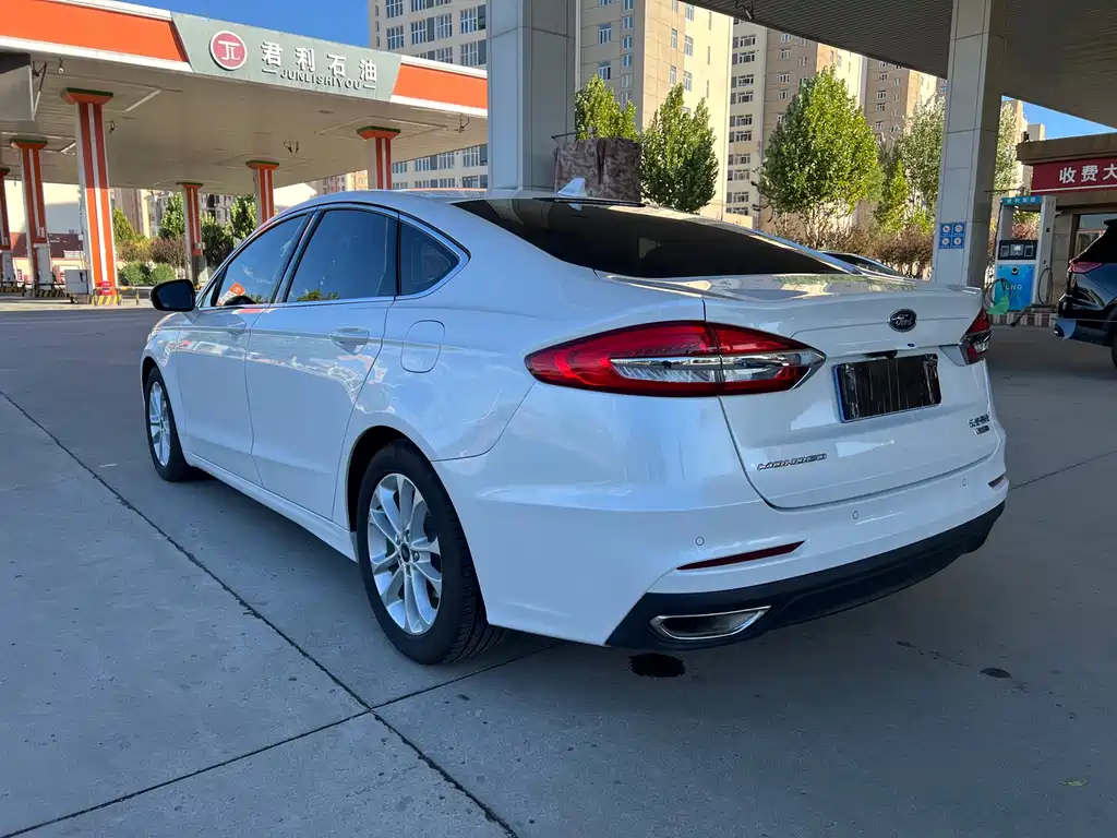 Ford Mondeo — миниатюра 7