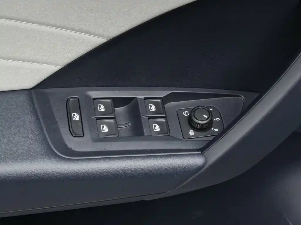 Volkswagen Tharu — миниатюра 9