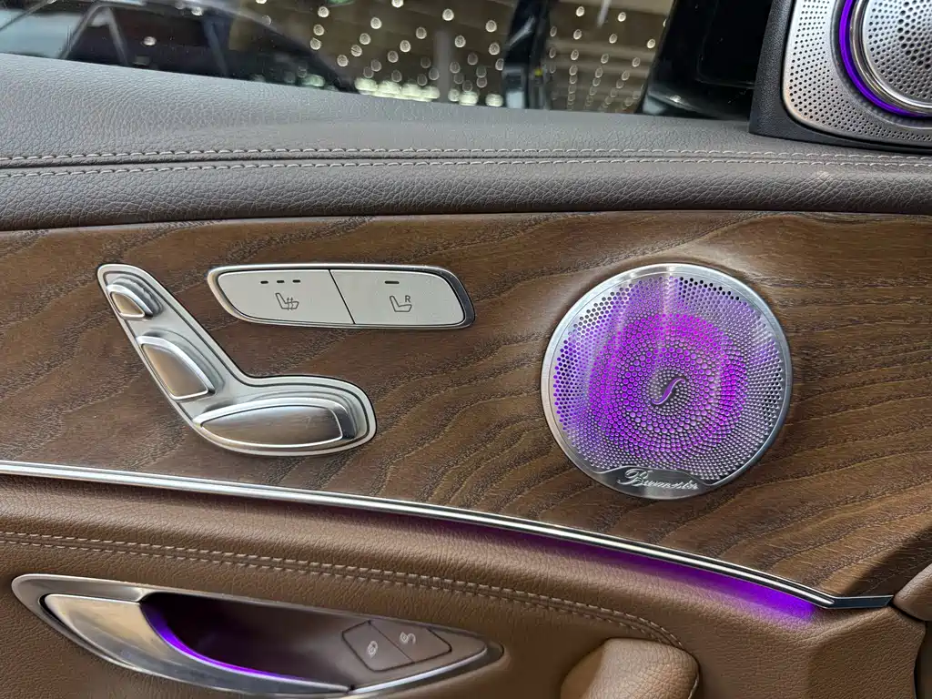 Mercedes-Benz E-Class — миниатюра 15