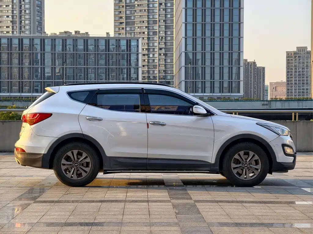 Hyundai Santa Fe — миниатюра 4