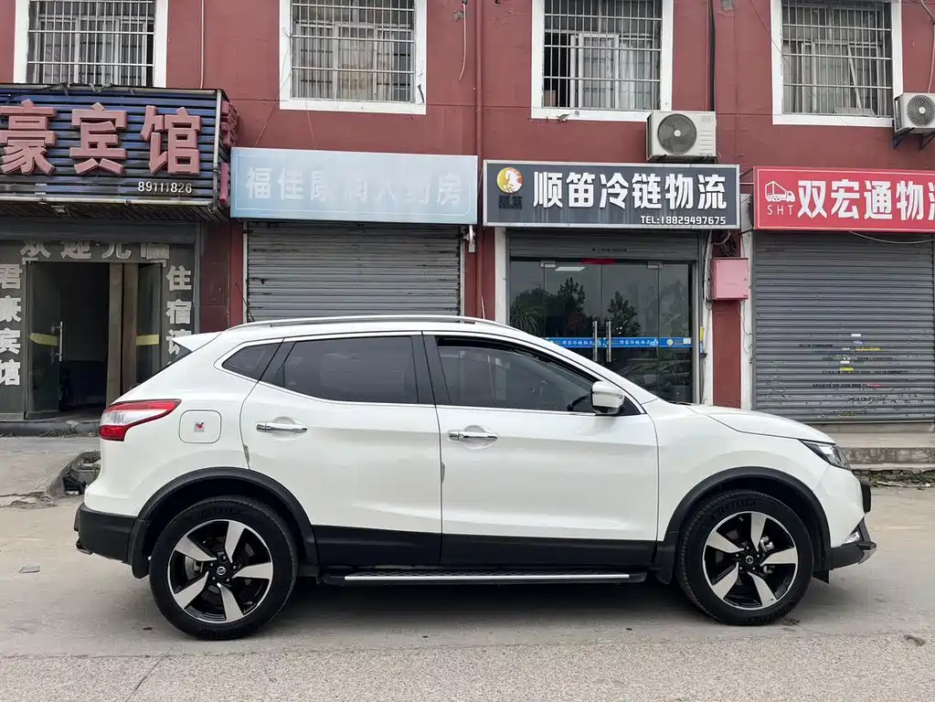 Nissan Qashqai 2017 2.0L CVT Luxury V