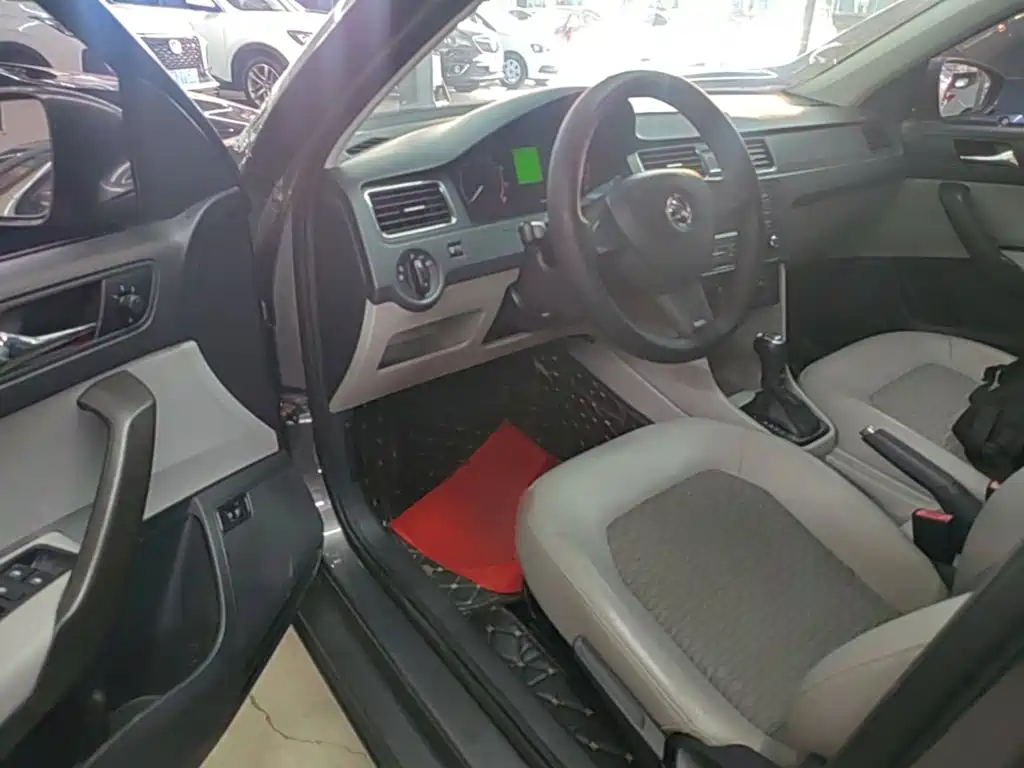 Skoda Rapid — миниатюра 16