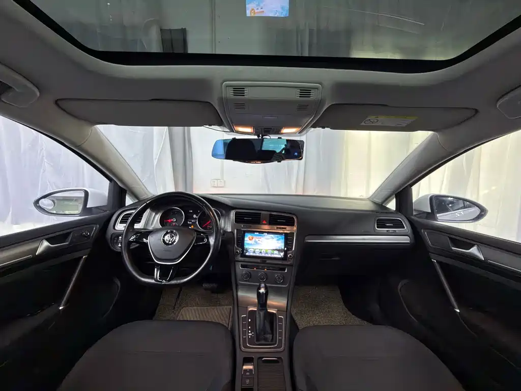 Volkswagen Golf 2016 1.6L AT Comfort