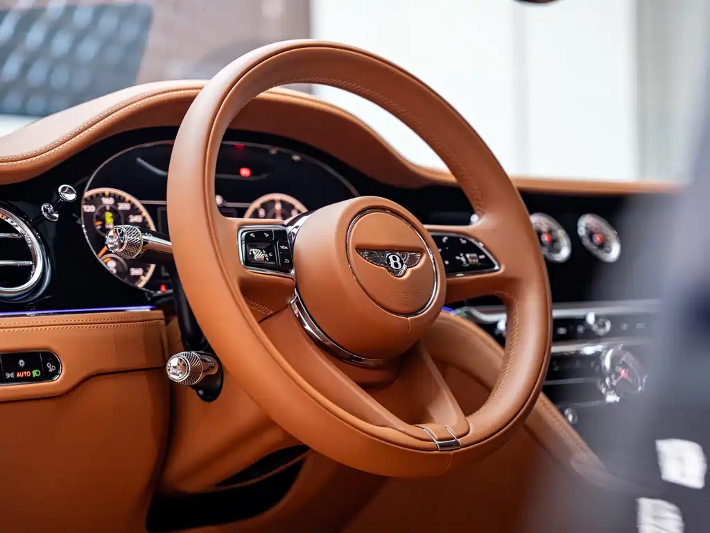 Bentley Flying Spur — миниатюра 7