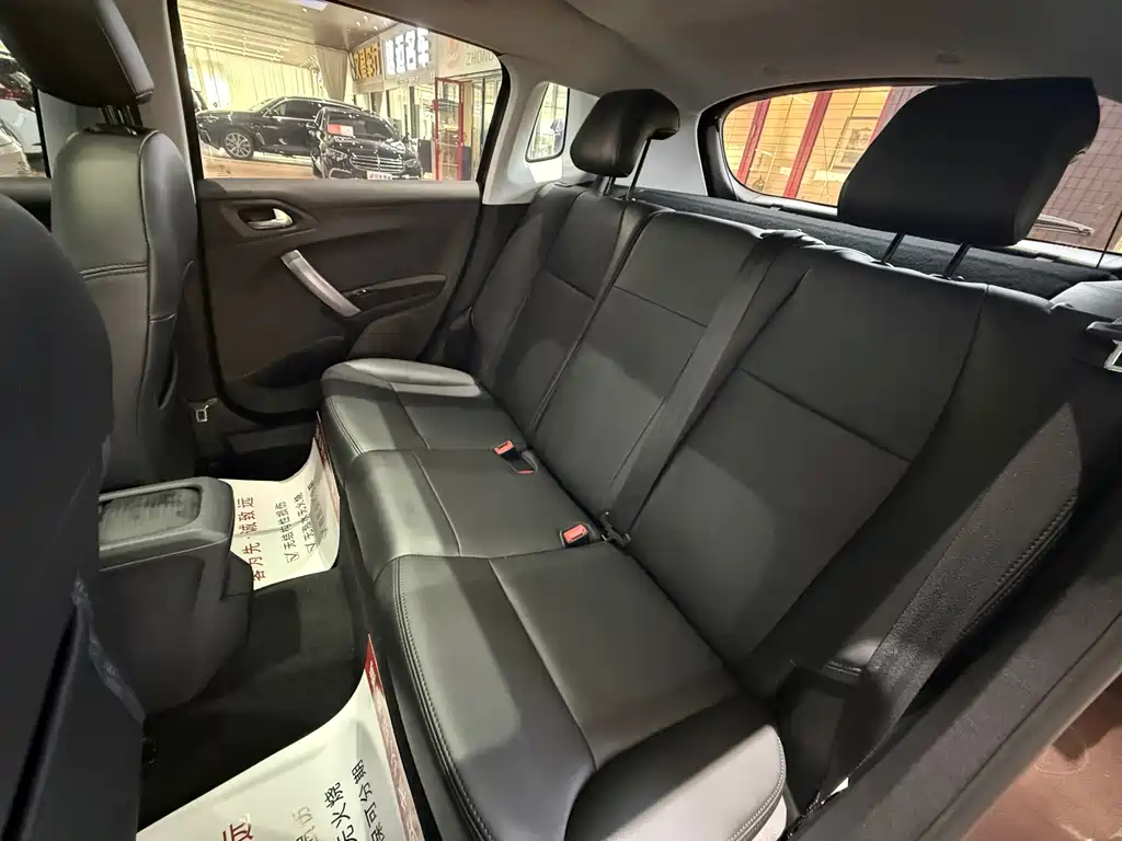 Peugeot 2008 — миниатюра 21