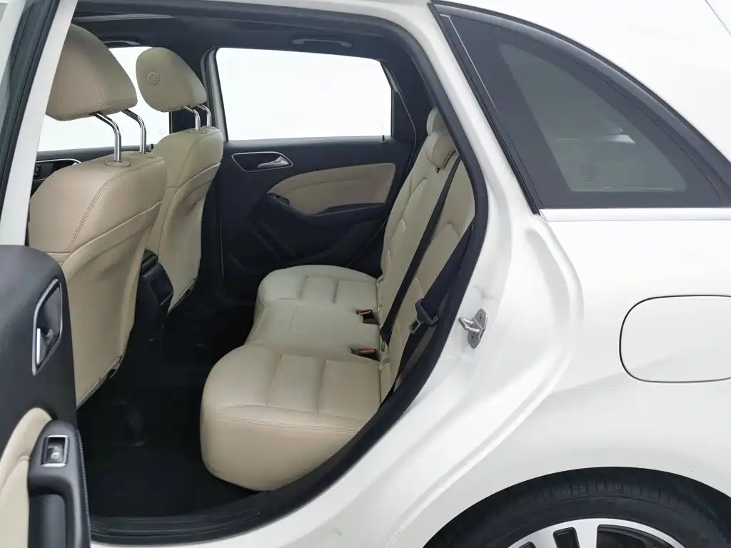 Mercedes-Benz B-Class — миниатюра 15