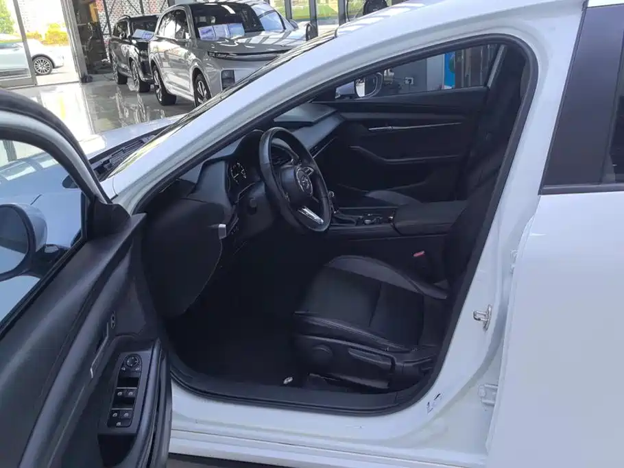 Mazda 3 Axela — миниатюра 9