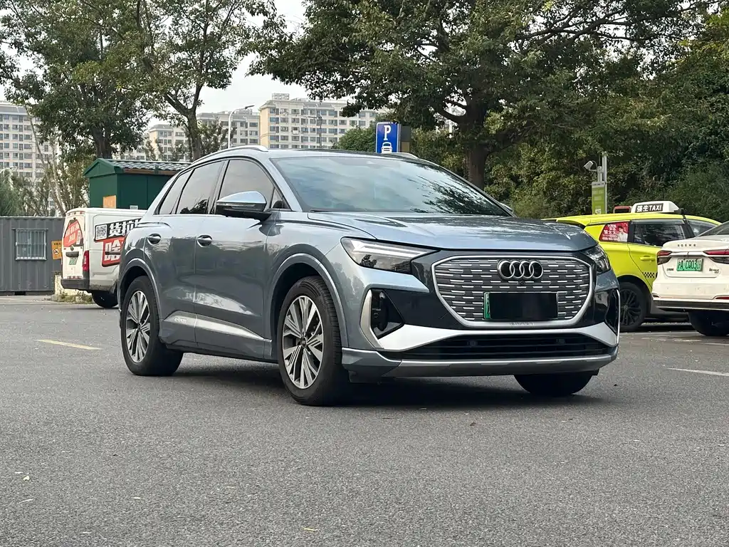 Audi Q4 e-tron — миниатюра 3