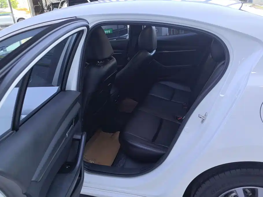 Mazda 3 Axela — миниатюра 11