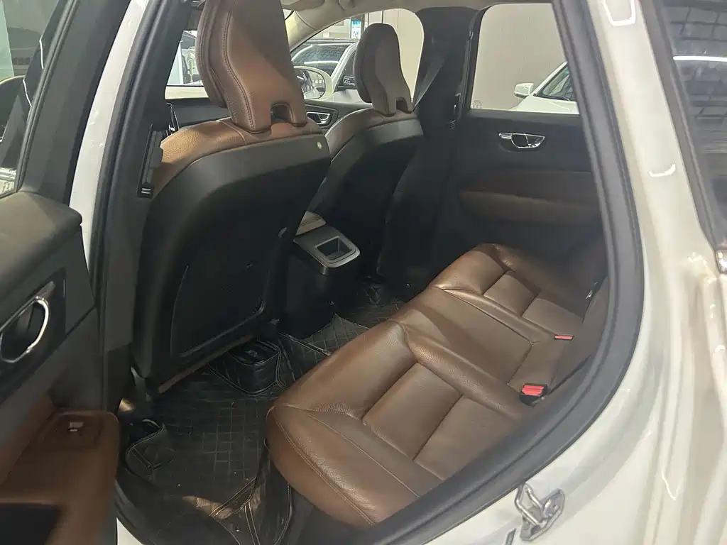 Volvo XC60 — миниатюра 3