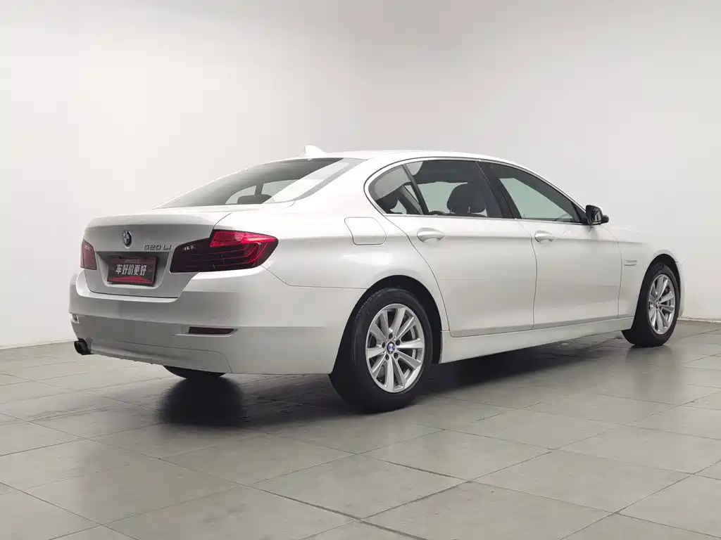 BMW 5 Series — миниатюра 2