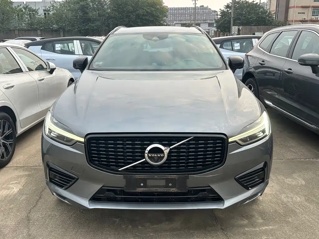 Volvo XC60 PHEV — миниатюра 2
