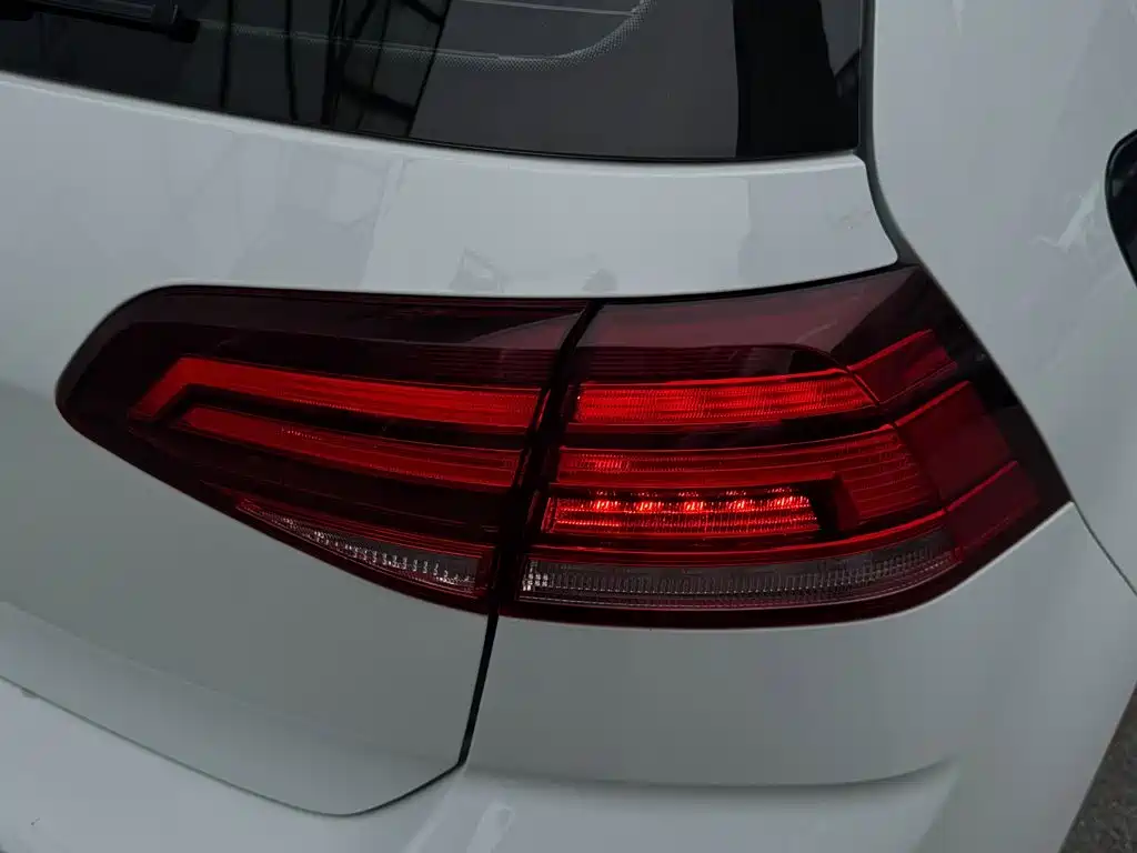 Volkswagen Golf — миниатюра 18