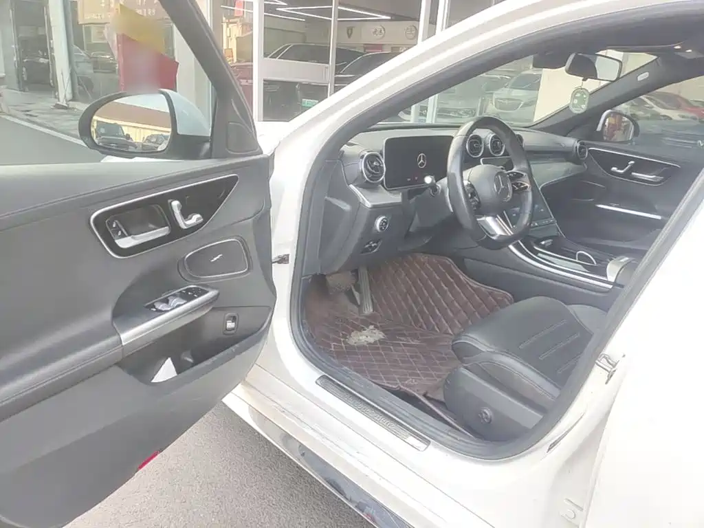 Mercedes-Benz C-Class — миниатюра 16