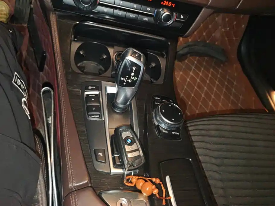 BMW 5 Series — миниатюра 16